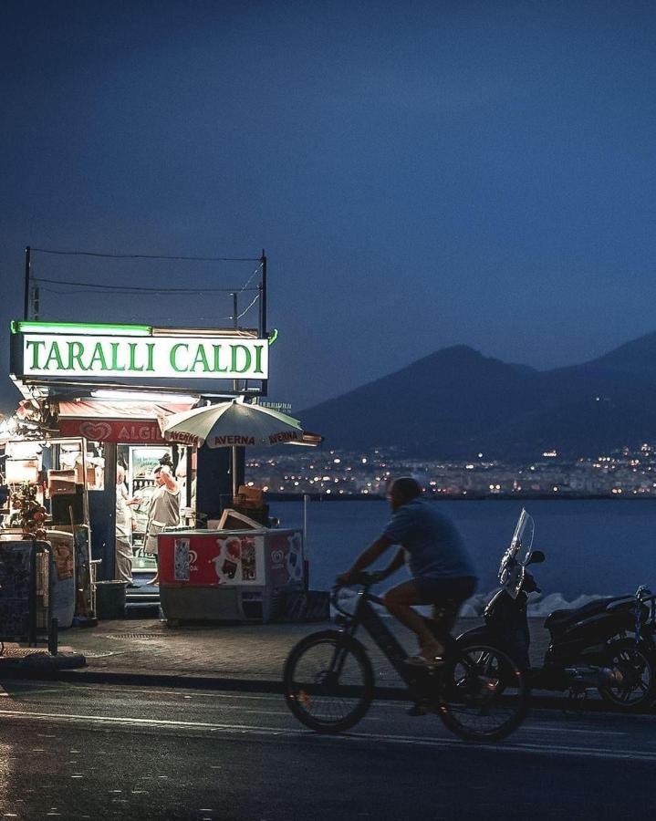 Frizzi & Lazzi House Lejlighed Napoli Eksteriør billede