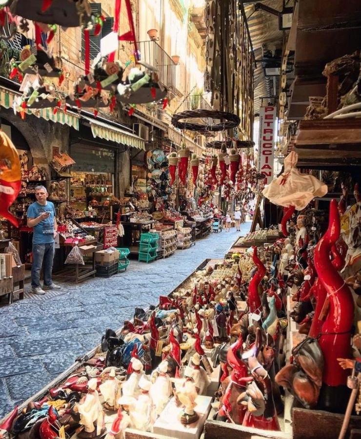 Frizzi & Lazzi House Lejlighed Napoli Eksteriør billede